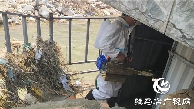 泌陽(yáng)縣紅十字蛟龍應(yīng)急救援中心緊急馳援北京開(kāi)展災(zāi)后救援消殺工作