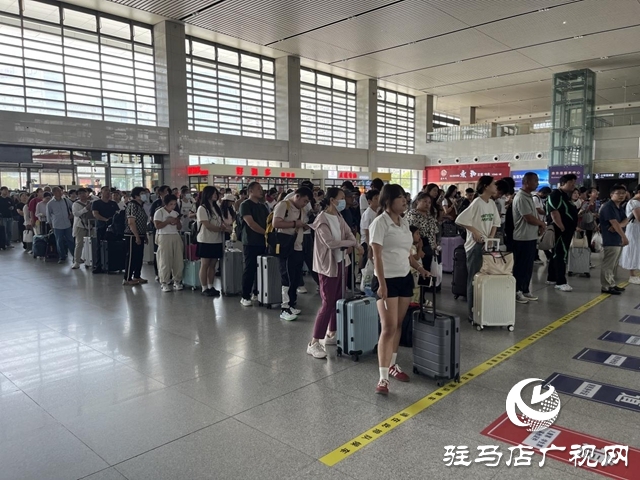 暑運(yùn)過半 駐馬店車務(wù)段運(yùn)輸平穩(wěn)有序