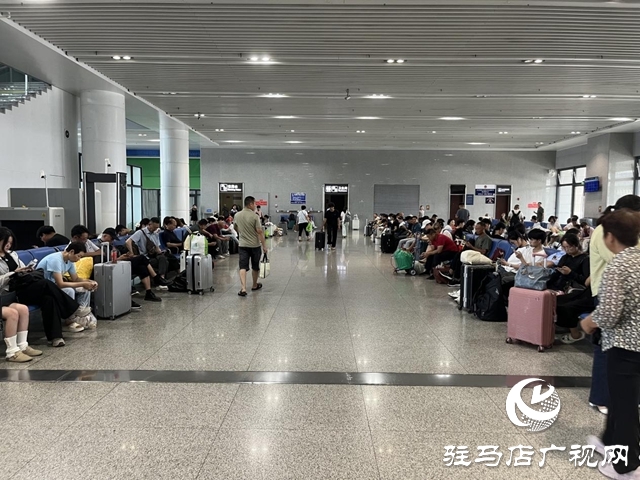 暑運(yùn)過半 駐馬店車務(wù)段運(yùn)輸平穩(wěn)有序