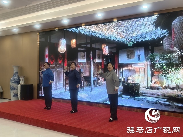 中國(guó)銀行駐馬店分行：表彰先進(jìn)樹標(biāo)桿 文藝慰問暖人心