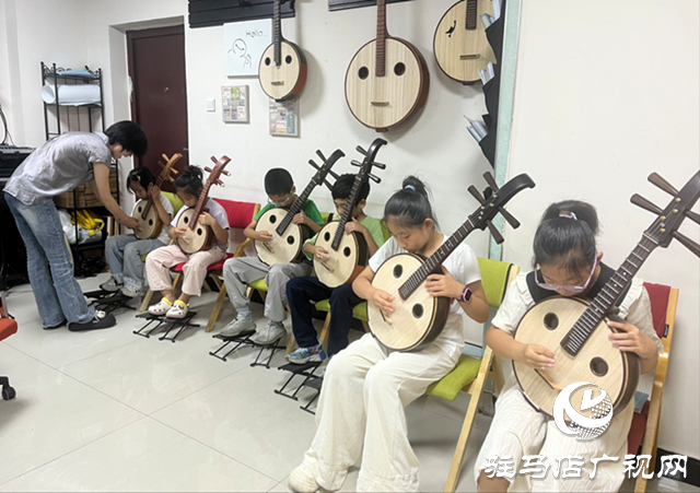 免費(fèi)學(xué)中阮！駐馬店暑期公益培訓(xùn)讓國(guó)樂(lè)走進(jìn)青少年