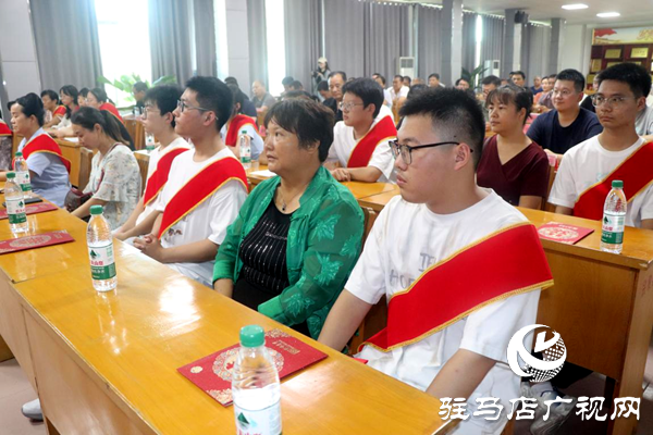 平輿東皇街道：千萬粉絲網(wǎng)紅“佳佳好粗魯”捐資助力高考優(yōu)秀學子逐夢遠航