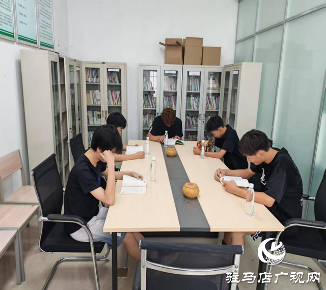 驛城區(qū)古城街道：暑期書香潤心田 青春閱讀正當(dāng)時