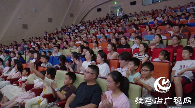 驛城區(qū)原創(chuàng)雜技情景劇《烽火少年》上演