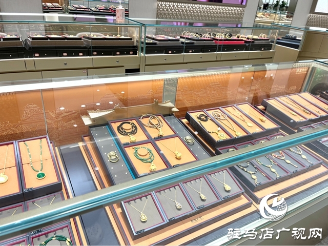 七夕將至“浪漫經(jīng)濟(jì)”升溫 黃金鮮花熱銷折射消費(fèi)新意