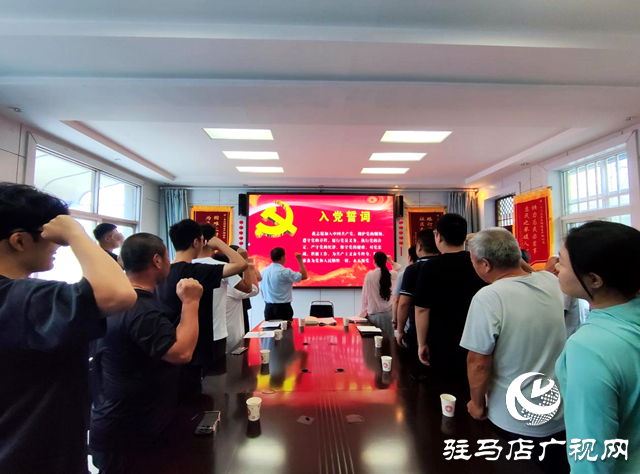 確山縣生產(chǎn)街社區(qū)“傳承紅色基因 汲取奮進(jìn)力量”