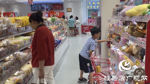 零食店成年輕人消費新寵