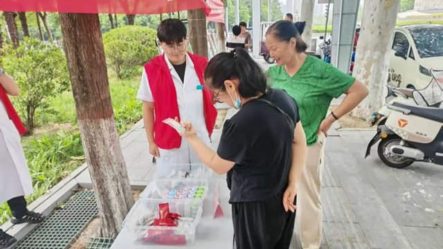 駐馬店市中醫(yī)院開展第九個(gè)“全國(guó)殘疾預(yù)防日”宣傳義診活動(dòng)