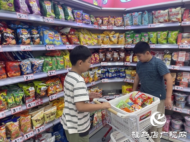 零食店成年輕人消費新寵