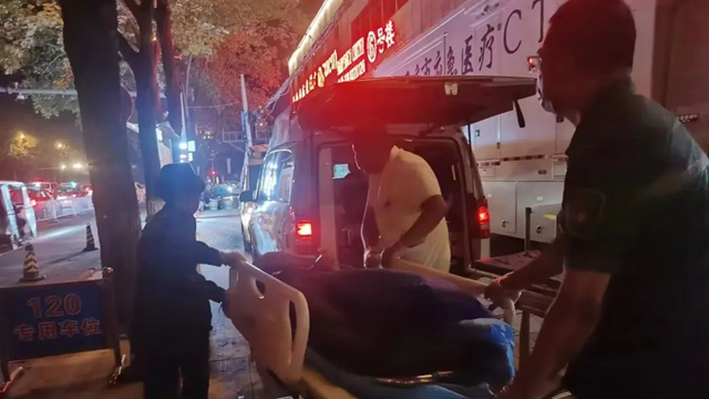 駐馬店市中醫(yī)院急診上演極速救援，貨車司機(jī)重獲新生