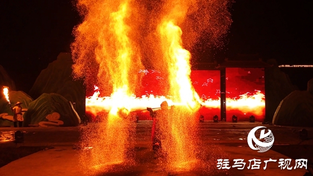 老樂山夜游開啟 點(diǎn)亮城市夜生活