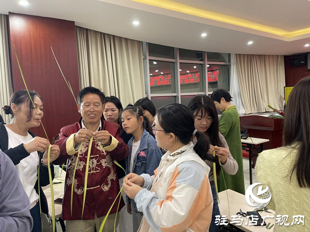  駐馬店市總工會“美生活”課程：草編藝術(shù)點亮職工周末