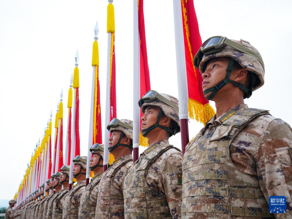 為什么戰(zhàn)旗美如畫——8位閱兵擎旗手講述戰(zhàn)旗背后的故事