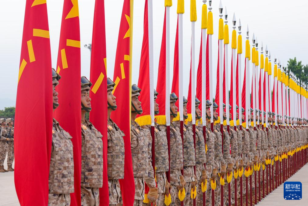 為什么戰(zhàn)旗美如畫——8位閱兵擎旗手講述戰(zhàn)旗背后的故事