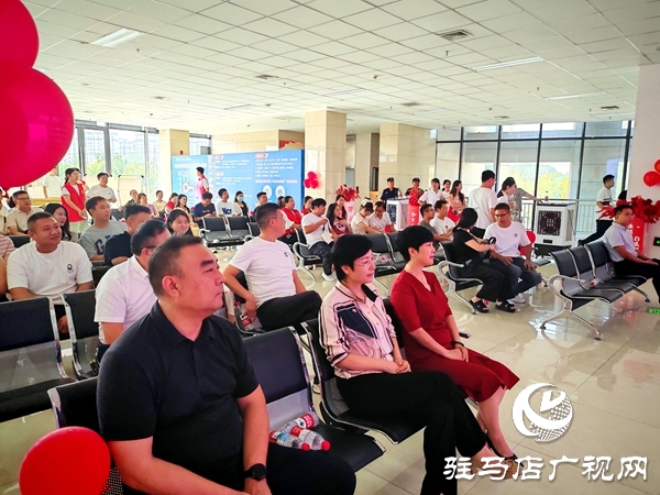 平輿縣舉辦七夕集體頒證活動(dòng) 文明婚俗新風(fēng)尚浸潤人心  。