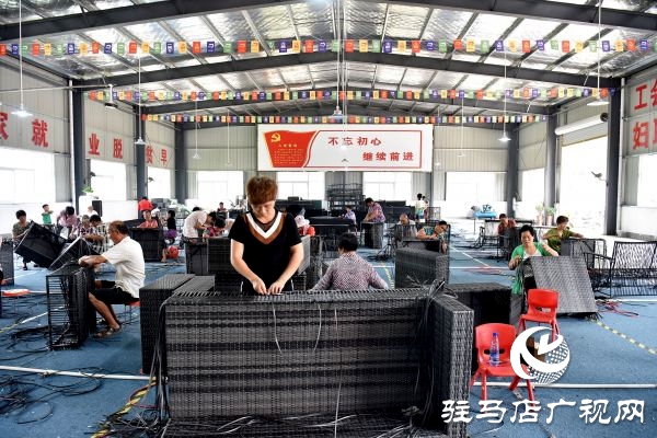 平輿縣8000余名黨員干部每周三準(zhǔn)時(shí)參加“四大攻堅(jiān)日”激活治理新效能