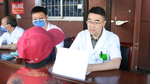 名醫(yī)下沉惠基層，駐馬店市第一人民醫(yī)院醫(yī)療專家常態(tài)化坐診水屯鎮(zhèn)衛(wèi)生院