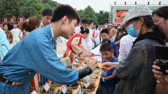  “逛夜市·學(xué)養(yǎng)生”駐馬店市第二中醫(yī)院將開展中醫(yī)文化夜市活動
