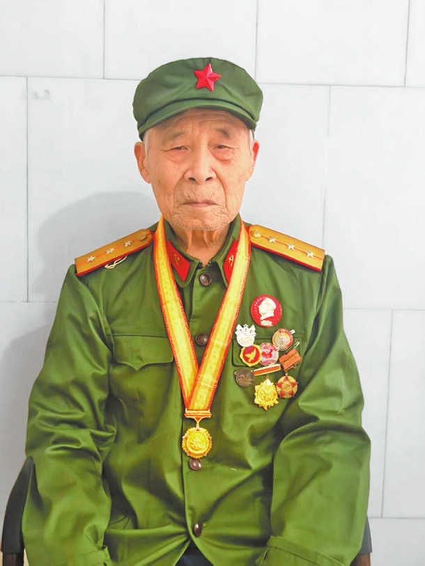 走近抗戰(zhàn)老兵 聆聽烽火歲月