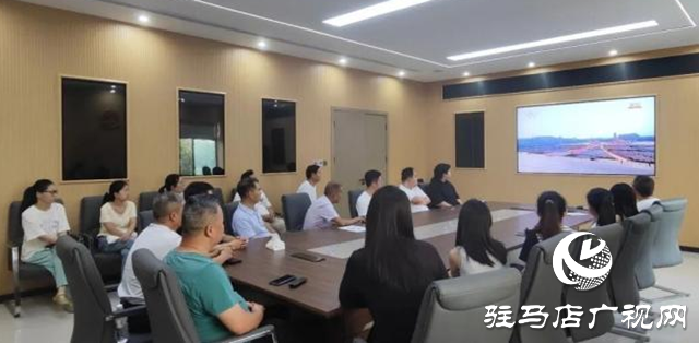 驛城區(qū)社會(huì)各界收聽(tīng)收看紀(jì)念中國(guó)人民抗日戰(zhàn)爭(zhēng)暨世界反法西斯戰(zhàn)爭(zhēng)勝利80周年大會(huì)直播