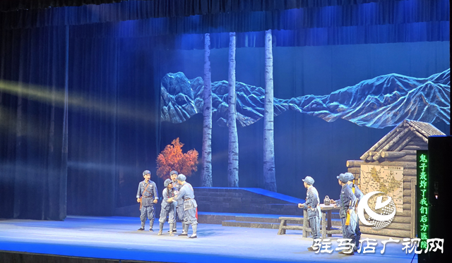黃河戲劇節(jié)圓滿(mǎn)落幕 豫劇《碧血千古》壓軸上演震撼全場(chǎng)