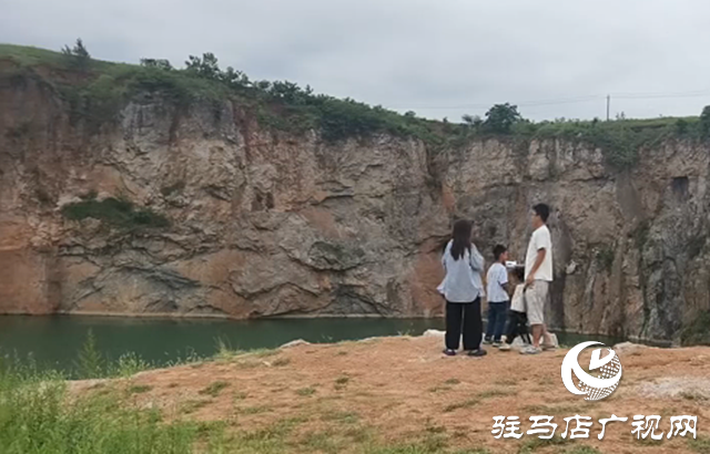 驛城區(qū)香山天坑：獨(dú)特地質(zhì)景觀成游客熱門打卡地