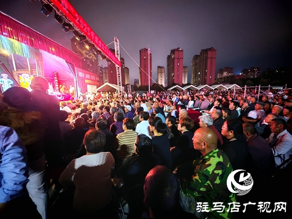 為期十天的2025年“平輿有戲”職業(yè)民營院團戲曲展演鳴鑼開唱