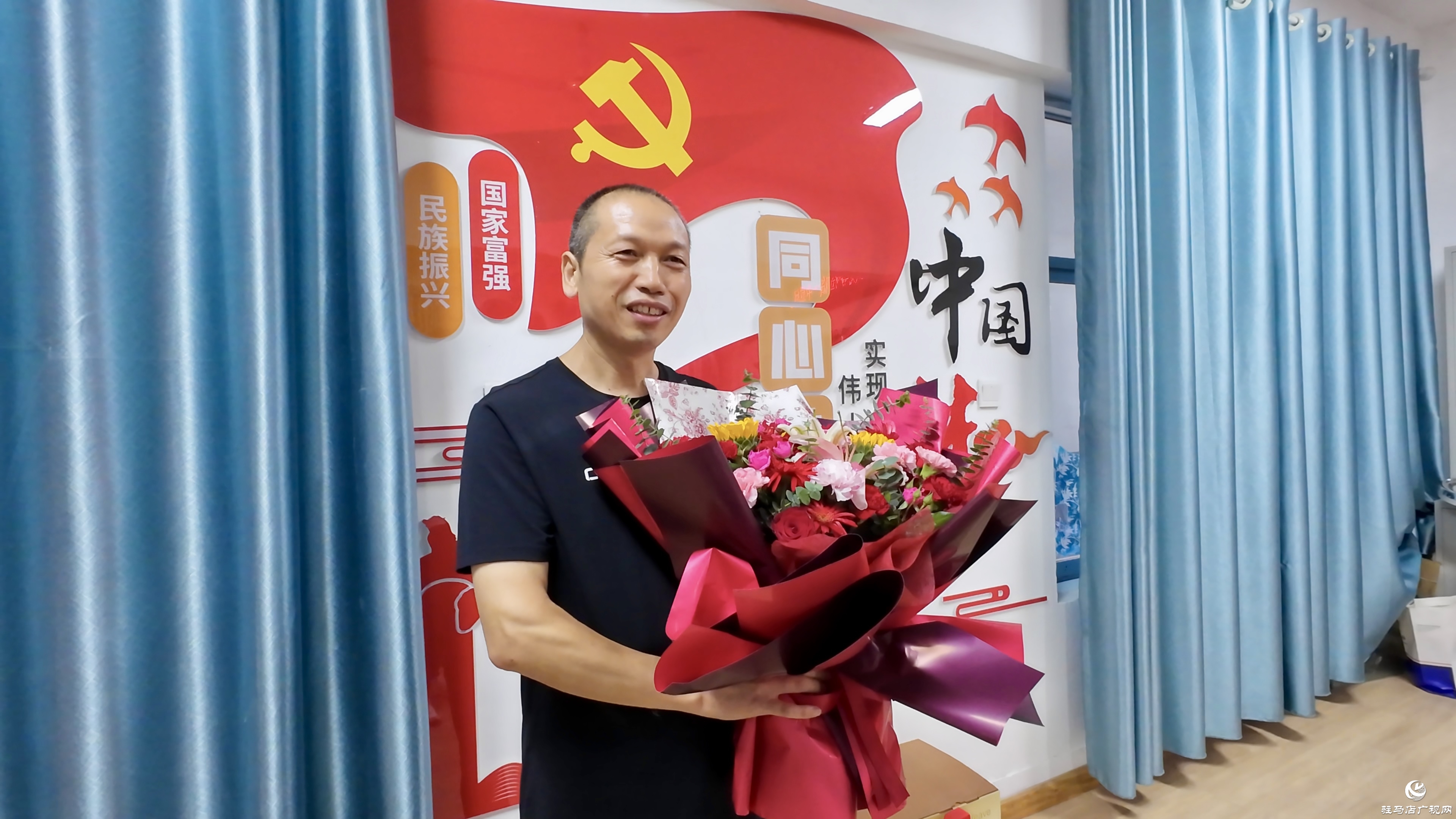 致敬“熱血園丁”!正陽縣教師節(jié)慰問無償獻血教育工作者