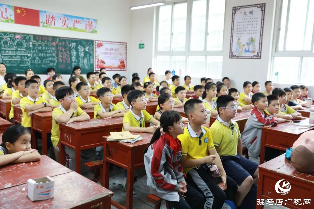 正陽縣人民醫(yī)院開展基本公共衛(wèi)生服務(wù)健康巡講進(jìn)校園活動