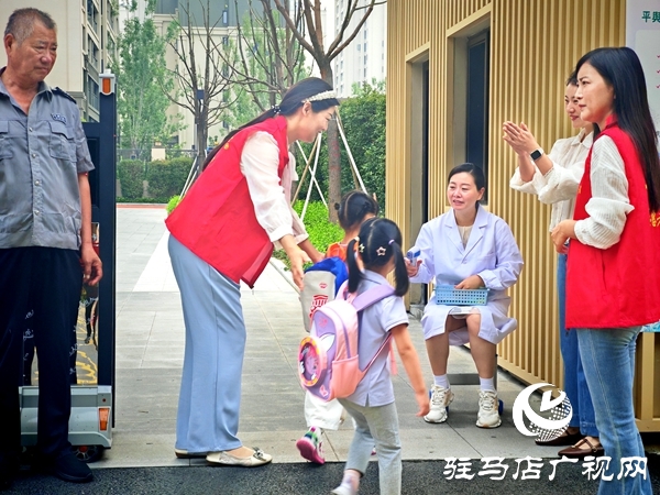 【育見(jiàn)新力量】平輿縣第四幼兒園副園長(zhǎng)張春煥：28年幼教堅(jiān)守 以愛(ài)與奉獻(xiàn)點(diǎn)亮童心