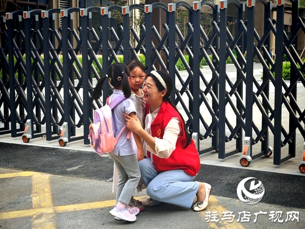 【育見新力量】平輿縣第四幼兒園副園長張春煥：28年幼教堅(jiān)守 以愛與奉獻(xiàn)點(diǎn)亮童心