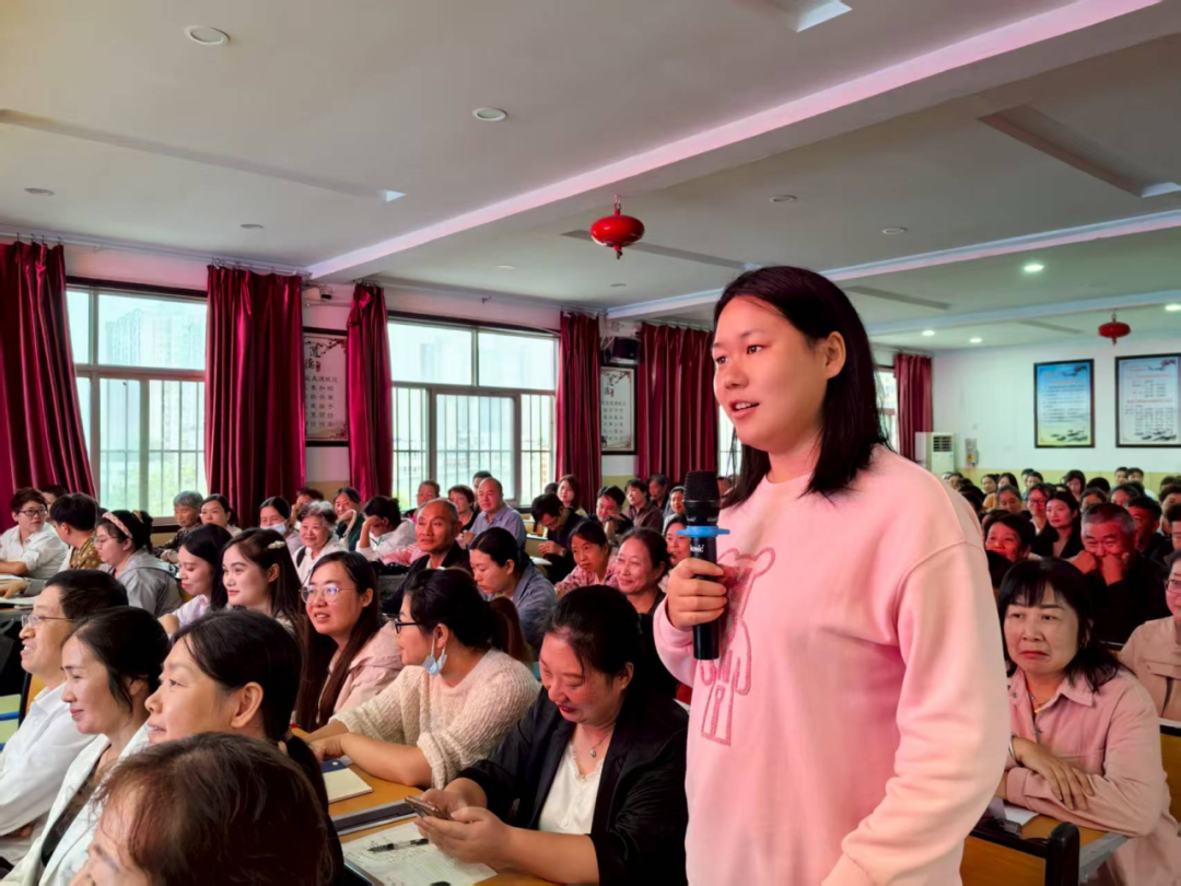  您好，一年級！家長，家長，預備起！——駐馬店市第十一小學舉行一年級新生家長講座
