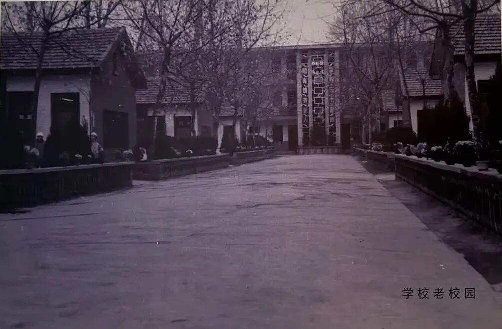  “六秩育幸福 桃李競芬芳”——喜迎駐馬店實(shí)驗(yàn)小學(xué)建校60周年