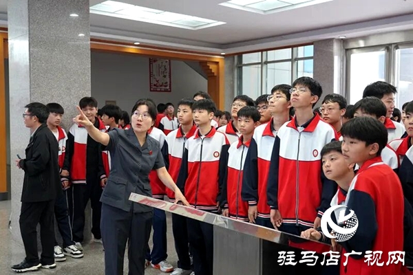  平輿縣人民法院：解鎖“開學(xué)第一課”新上“法”