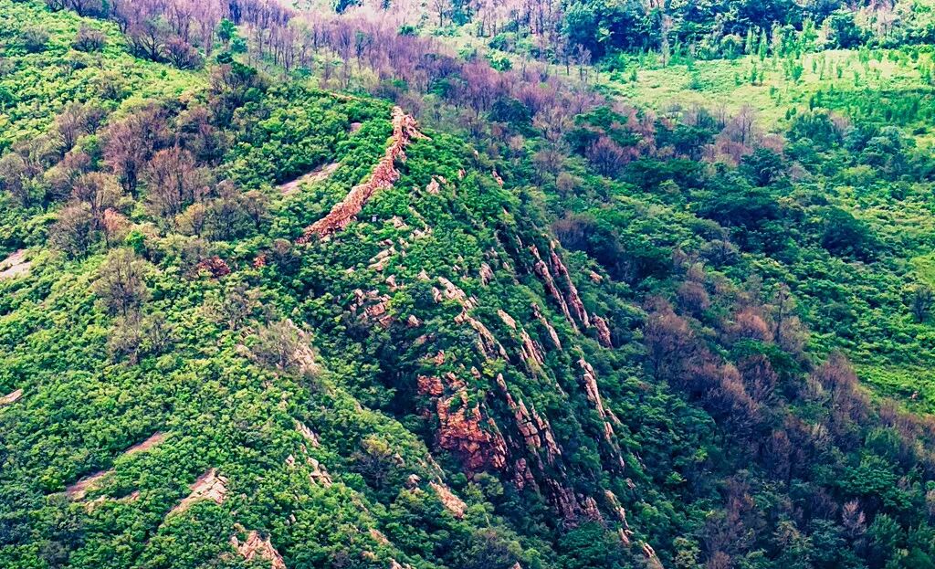秋日秘境—駐馬店紅石崖竟藏著一道飛瀑流泉的仙境！