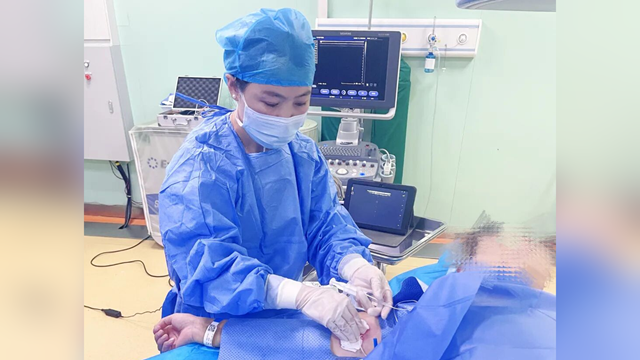 新技術(shù)！駐馬店市中醫(yī)院成功開展手臂式輸液港植入術(shù)，醫(yī)護聯(lián)手打造臂彎里的“隱形生命線”