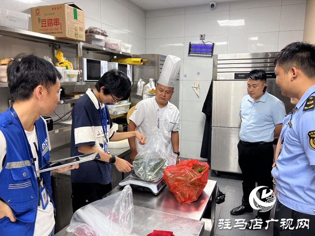 駐馬店市城鄉(xiāng)一體化示范區(qū)市場監(jiān)管分局開展校園及周邊食品安全專項(xiàng)抽檢