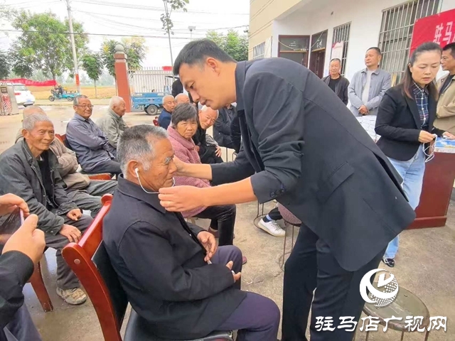 駐馬店市康復輔具協(xié)會為聽障群眾送上“有聲”祝福