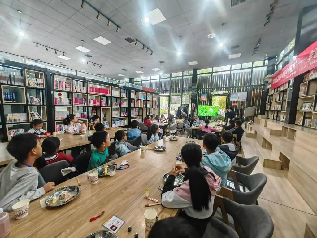 探秘非遺蓍草 傳承天中文脈 | 駐馬店市圖書館舉辦非遺蓍草手工制作活動