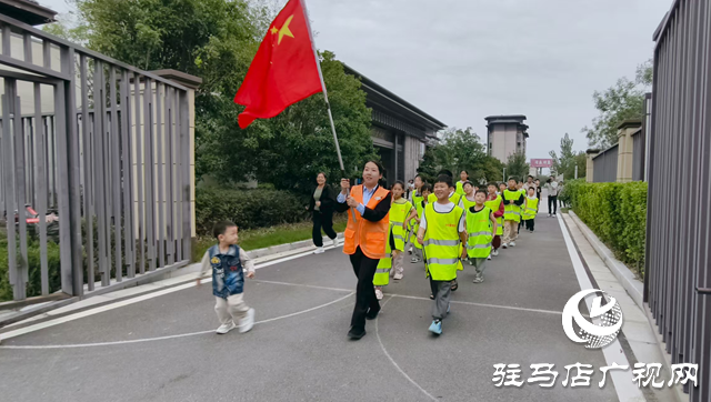 驛城區(qū)“青春躍動”夜跑團(tuán)：夜色中的風(fēng)景線 點(diǎn)亮活力健康生活