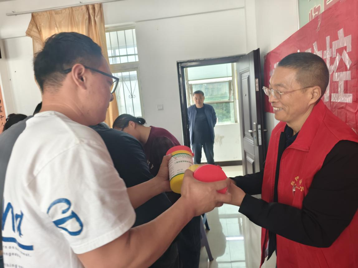 駐馬店市首席科普專家朱鳳霞、陶順啟授課 為布病等人畜共患病防控“強(qiáng)技賦能”