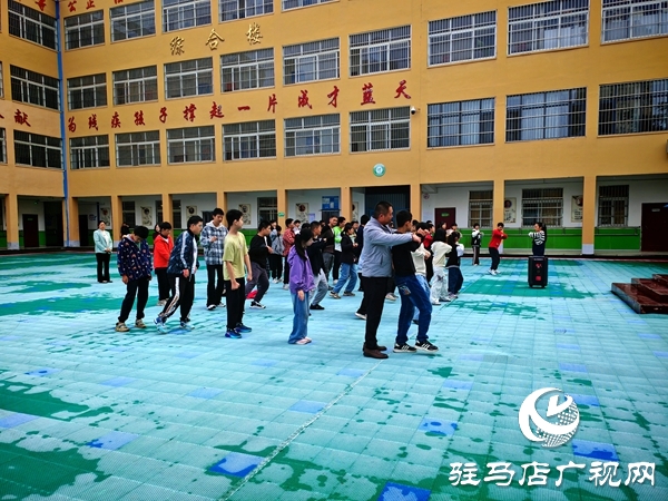 平輿縣特殊教育教師代佳：用愛為特殊孩子撐起一片天