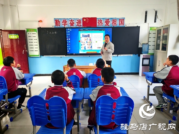 平輿縣特殊教育教師代佳：用愛為特殊孩子撐起一片天