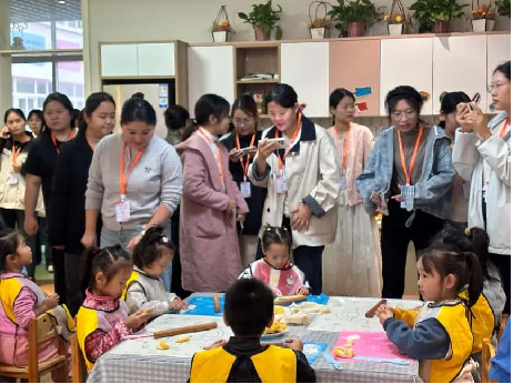 駐馬店市實(shí)驗(yàn)幼兒園承接河南省2025年第7期園長(zhǎng)任職資格培訓(xùn)班跟崗研修活動(dòng)