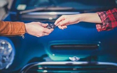 借用車輛未投保交強險，出事故后誰來擔責？
