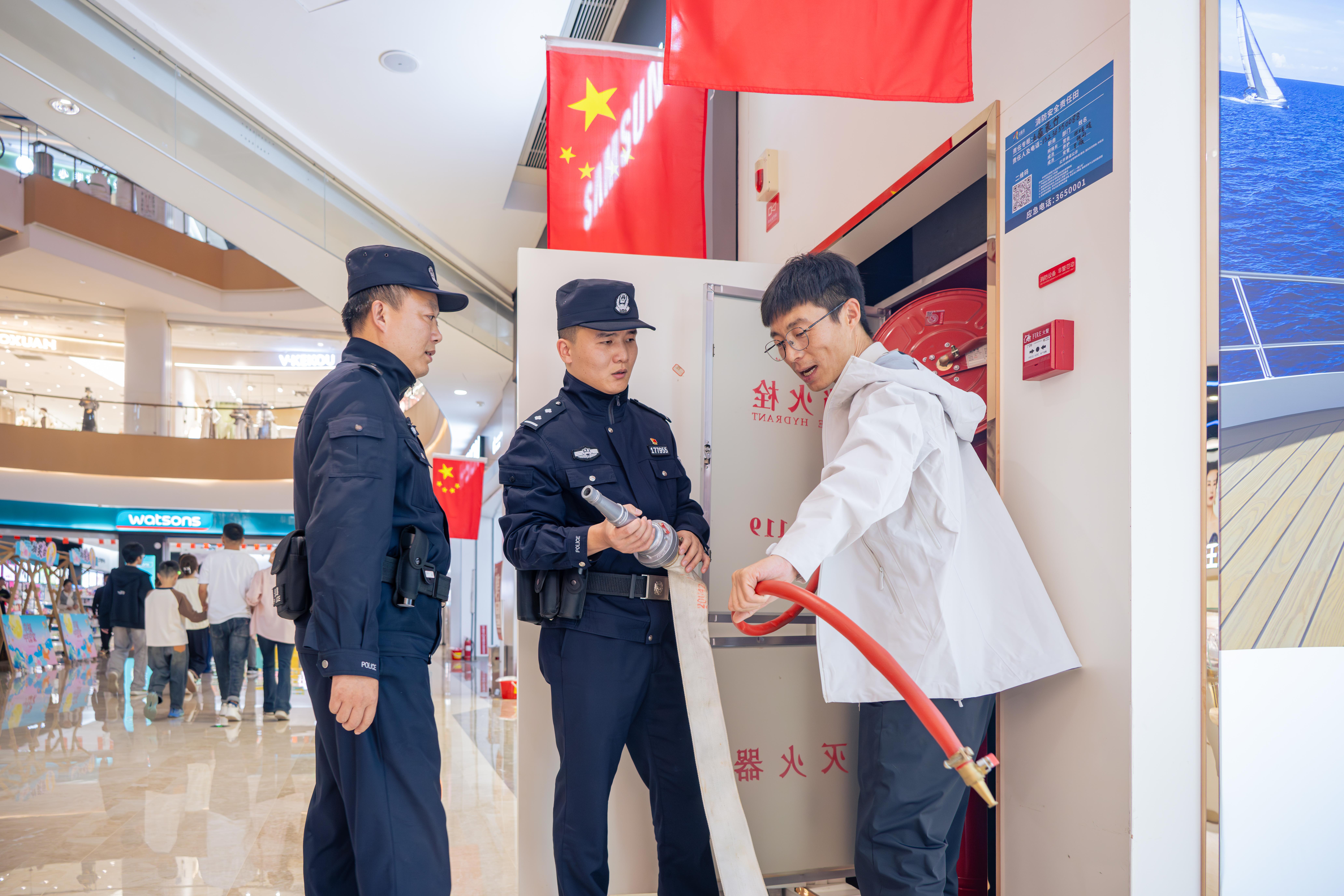 開發(fā)區(qū):國慶“警色”濃，忠誠護(hù)平安