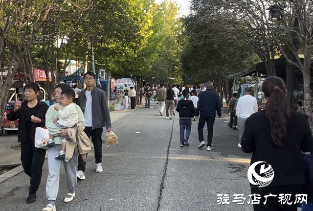 國慶小長假 公園游人如織