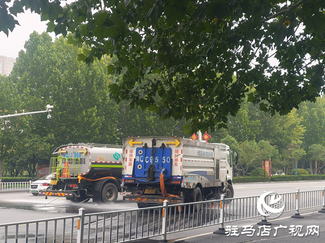雙節(jié)“不打烊”！駐馬店市環(huán)衛(wèi)工人全員堅守 守護(hù)城市潔凈底色