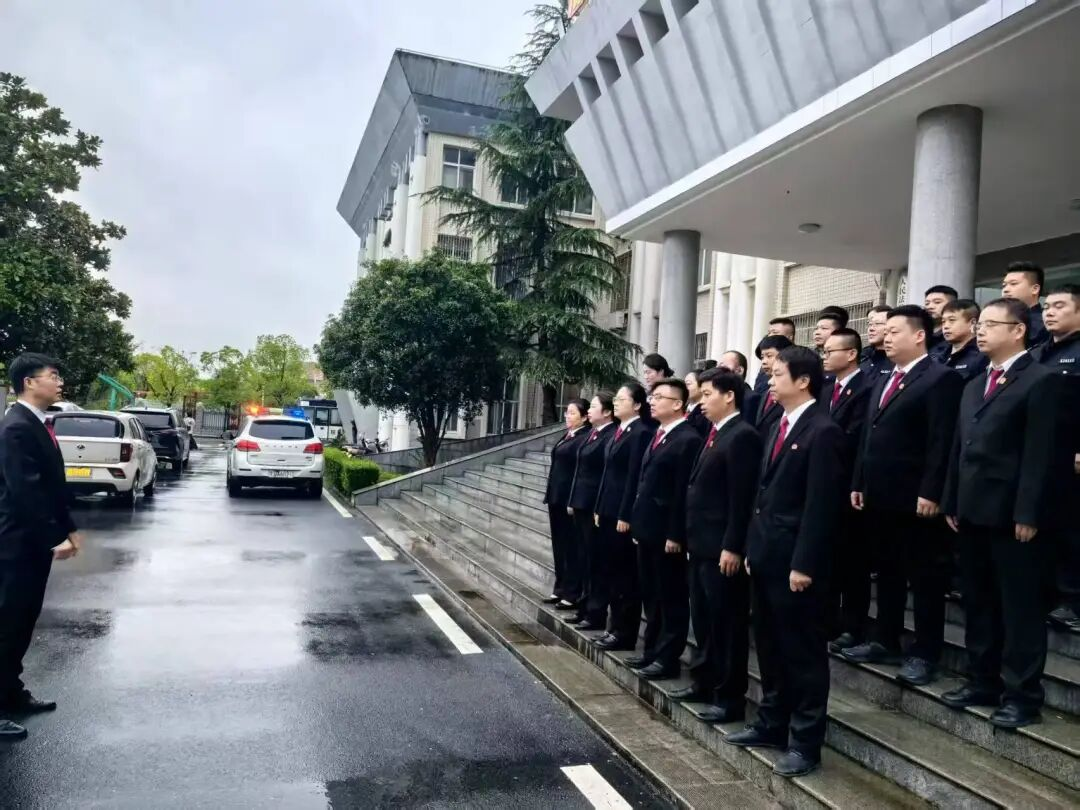 正陽法院“雙節(jié)”前開展周六集中執(zhí)行行動