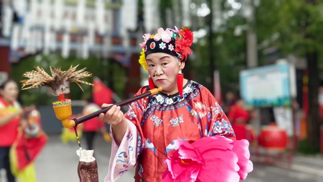 泌陽(yáng)縣銅山湖景區(qū)國(guó)慶文藝活動(dòng)精彩紛呈